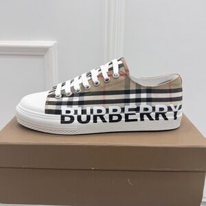 BURBERRY LARKHALL BEIGE CHECK CANVAS LOGO SNEAKERS SIZE EU 38